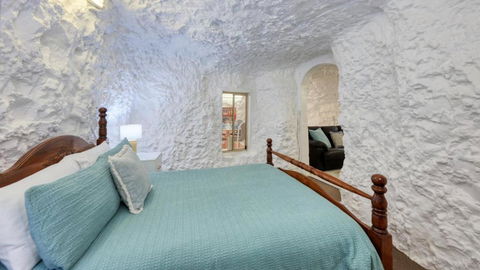 Desert Hideaway - Underground Living - White Cliffs - Accommodation QLD 4