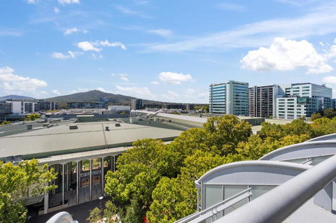 Dana-Private Room In A City Centre Duplex Apartment-1 - Accommodation QLD 1