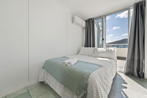 Dana-Private Room In A City Centre Duplex Apartment-1 - Accommodation QLD 0