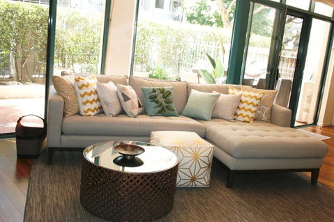 2BR Lovely River , Retreat Pool, Gym, Wine, Netflix - Accommodation QLD 2