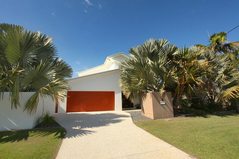 3 Bauhinia Crescent Marcoola - PET FRIENDLY, LINEN SUPPLIED, 500 BOND - Accommodation QLD 0