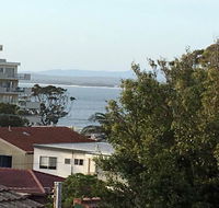 3/4 Victor Parade - great townhouse  walk to the beach - Accommodation QLD