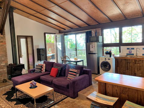 305 Montville - The Artist's Cottage - Accommodation QLD 0