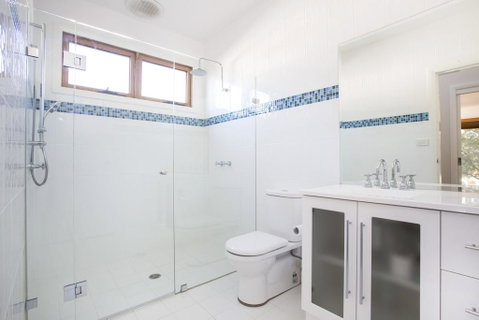 33 Bangalow - Narrawallee's Beautiful Bungalow - Accommodation QLD 3