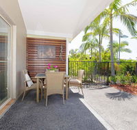 356 ' Oaks Pacific Blue' 265 Sandy Point Rd - Air conditioned direct pool access and suited for disability - Accommodation QLD