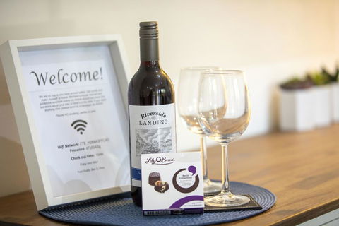 3BR Beach Escape AC, Pool, Tennis, Wine, Coffee, Netflix - Accommodation QLD 3