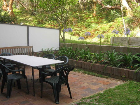 4 'Adriana', 83 Ronald Avenue - Open Plan Living With Backyard - Accommodation QLD 1