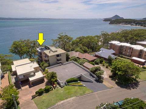 4 'Skyline' 12 Thurlow Avenue - Air Conditioned & WIFI - Accommodation QLD 2