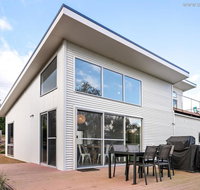 4 king or 8 single beds WiFi Netflix pet friendly - Accommodation QLD