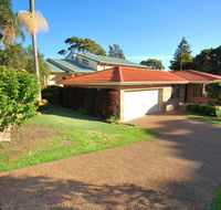 41 Leonard Avenue- pet friendly boat parking  aircon - Accommodation QLD