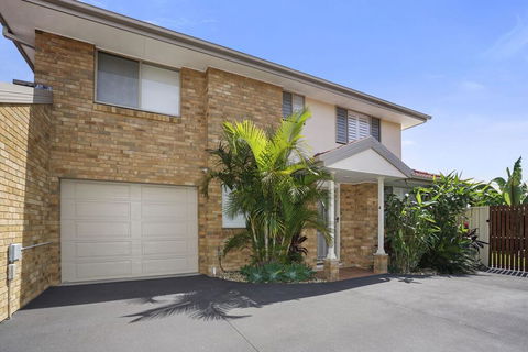 44 Oaks Avenue, No:4 - Accommodation QLD 0