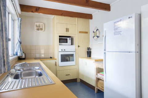 45 Golf Ave - Superb Location - Accommodation QLD 2