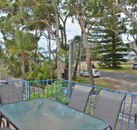 5 'Ocean Breeze' Shoal Bay Avenue - Fabulous location opposite Shoal Bay beach - Accommodation QLD
