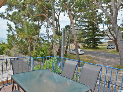 5 'Ocean Breeze' Shoal Bay Avenue - Fabulous Location Opposite Shoal Bay Beach! - Accommodation QLD 0