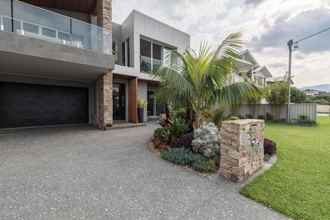 5 Liamina Avenue Apartment - Accommodation QLD 3
