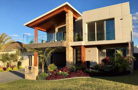 5 Liamina Avenue Apartment - Accommodation QLD 2