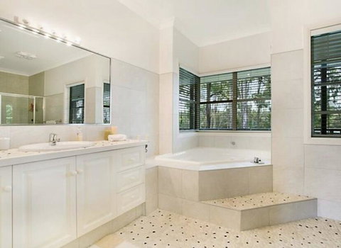 5 Mins To Movie World & Pet Friendly - Accommodation QLD 2