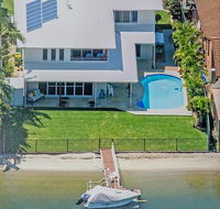 5 Star Water Front Luxury Rooms Ava Gold Coast - Accommodation QLD