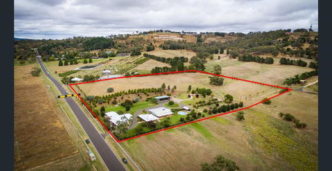 505 CONROD STRAIGHT MOUNT PANORAMA - Accommodation QLD 0