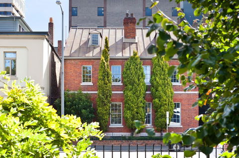 55 Davey Street - Accommodation QLD 0