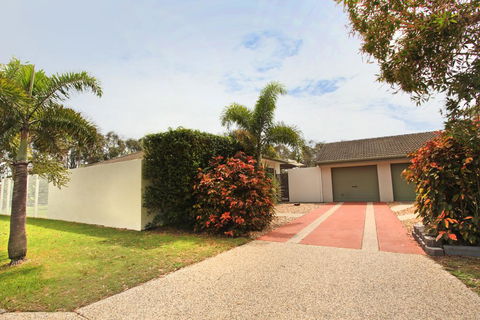6 Petrie Ave, Marcoola, Pet Friendly, Linen Supplied - Accommodation QLD 0