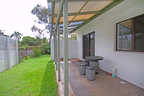 6 Petrie Ave, Marcoola, Pet Friendly, Linen Supplied - Accommodation QLD 3