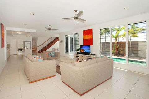 60 Beachway Parade, Marcoola, 500 BOND, Linen Supplied - Accommodation QLD 1