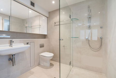 7 Wharf Street - Accommodation QLD 2