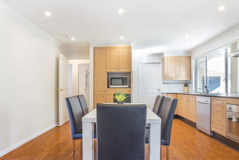 77 Lake Entrance Rd - Waterfront Wonder - Accommodation QLD 3