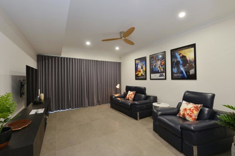 89 @ The Edge - Accommodation QLD 1