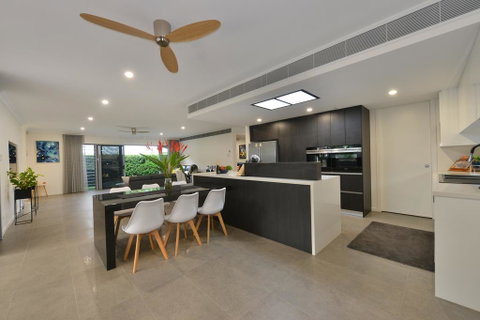 89 @ The Edge - Accommodation QLD 3