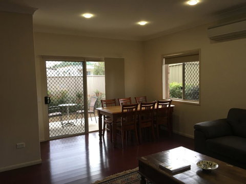 89 On Guy - Accommodation QLD 3
