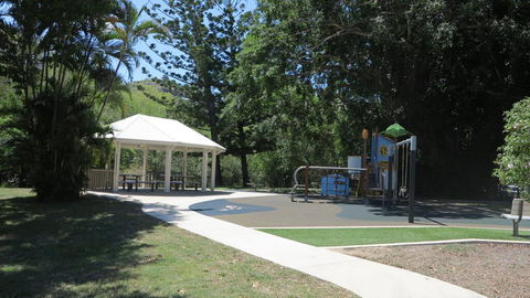 9 Butler Street At Picnic Bay - Accommodation QLD 1