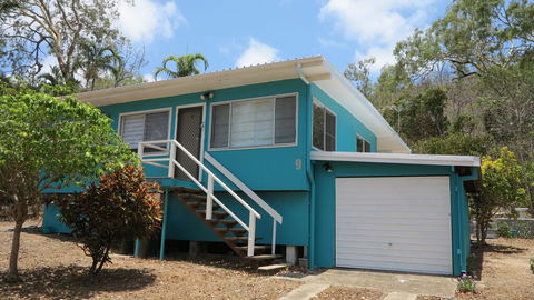 9 Butler Street At Picnic Bay - Accommodation QLD 0
