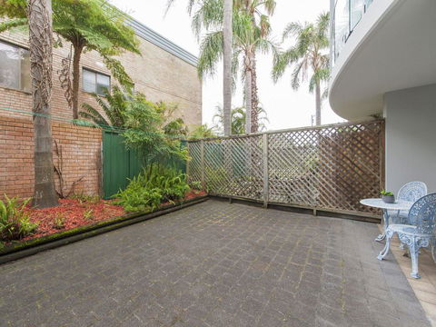 9 Cirrus @ Fingal Bay - Accommodation QLD 2