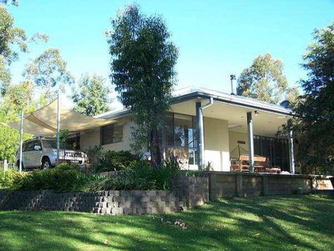 9 Hayward St - Stay Lakeside - Accommodation QLD 2