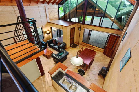 9 Marshall Street - Large Family Holiday Home Just Metres To The Beach - Accommodation QLD 1