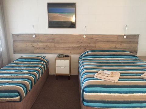 A & A Motel - Accommodation QLD 3