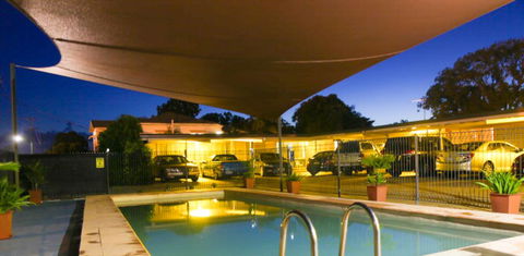 A & A Motel - Accommodation QLD 0