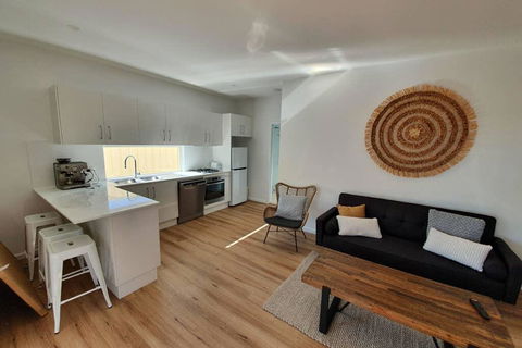 A Beach Getaway - Accommodation QLD 2
