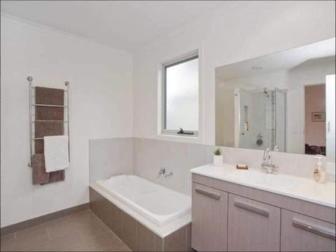 A Beautiful Beach House Torquay - Accommodation QLD 3