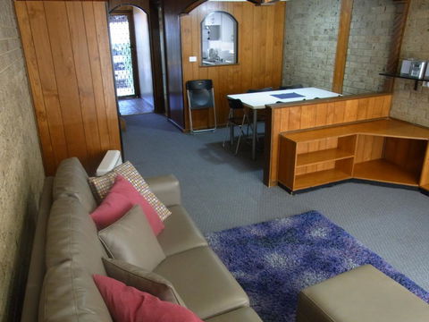 A Furnished Townhouse In Goulburn - Accommodation QLD 2