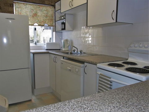 A Furnished Townhouse In Goulburn - Accommodation QLD 1