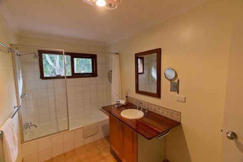 A Grape Escape - Accommodation QLD 1