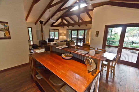 A Grape Escape - Accommodation QLD 0