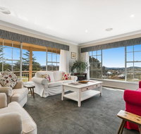 A House With A View Molong. NSW - Accommodation QLD