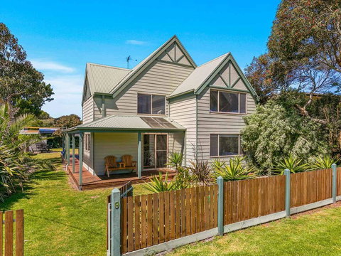 A La Plage - Accommodation QLD 0