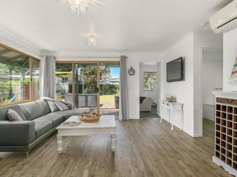 A La Plage - Accommodation QLD 1