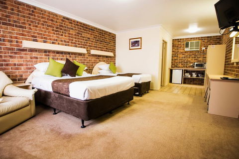 A Line Motel - Accommodation QLD 1