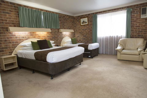 A Line Motel - Accommodation QLD 2